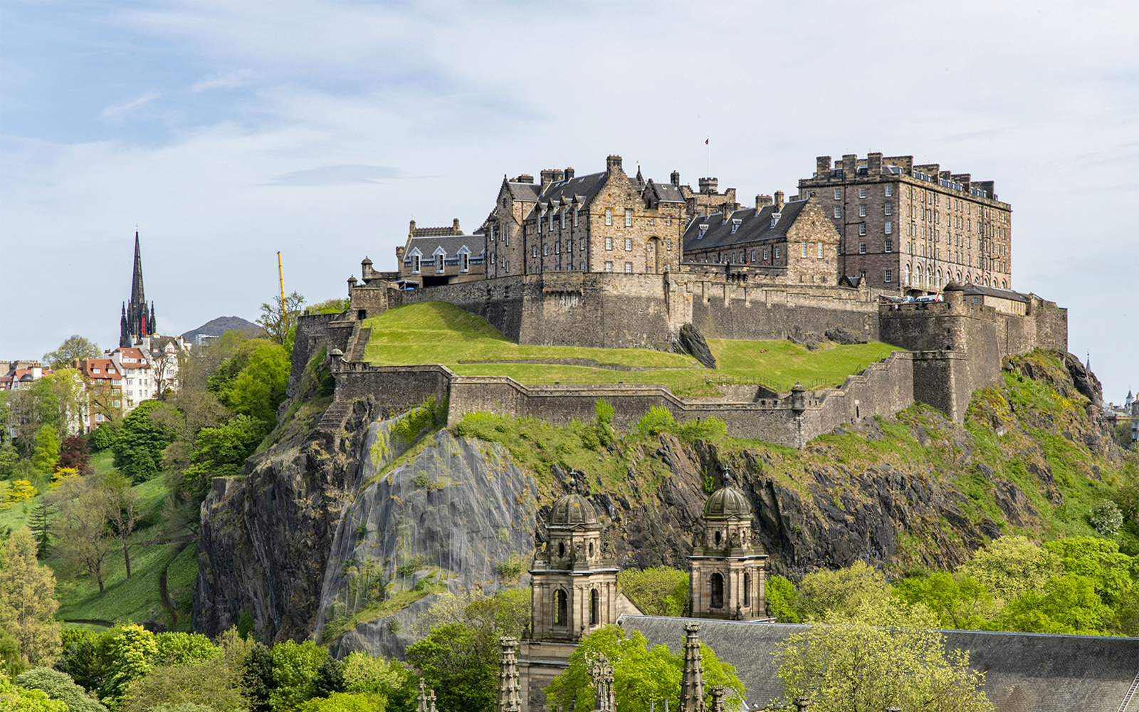 Edinburgh Castle majestically overlooking the Scottish capital